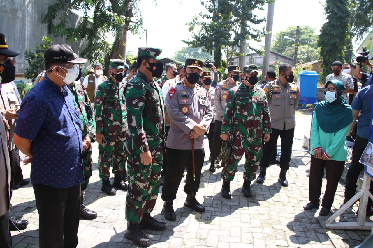 Hari Pertama PPKM Darurat Kapolri Tinjau Penyekatan Hingga Vaksinasi