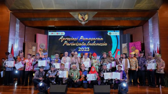 Dinas Pariwisata Kota Makassar Raih Penghargaan Lomba Video Kreatif BBWI