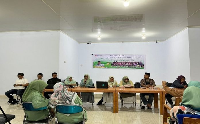 Rapat kerja UPT SPF SMP Negeri 40 Makassar Sinergi mutu layanan pendidikan Profil pelajar Pancasila