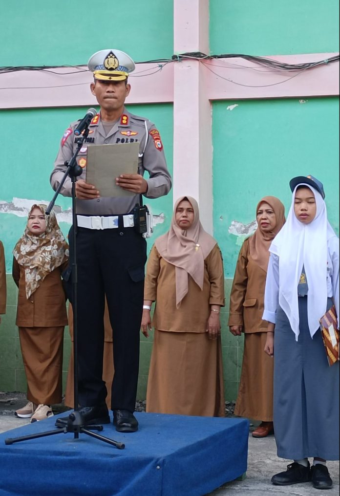 Polrestabes Makassar Tebar Pesona Tertib Berlalu Lintas di SMK Negeri 7
