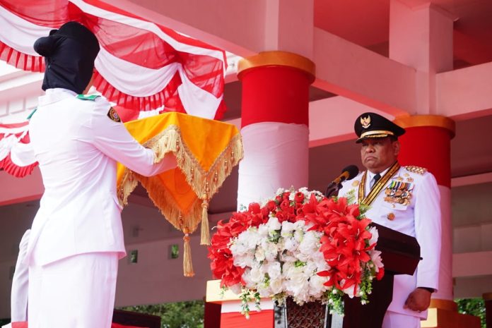 Bupati Bone Inspektur Upacara Pengibaran Bendera Merah Putih HUT ke-78 RI