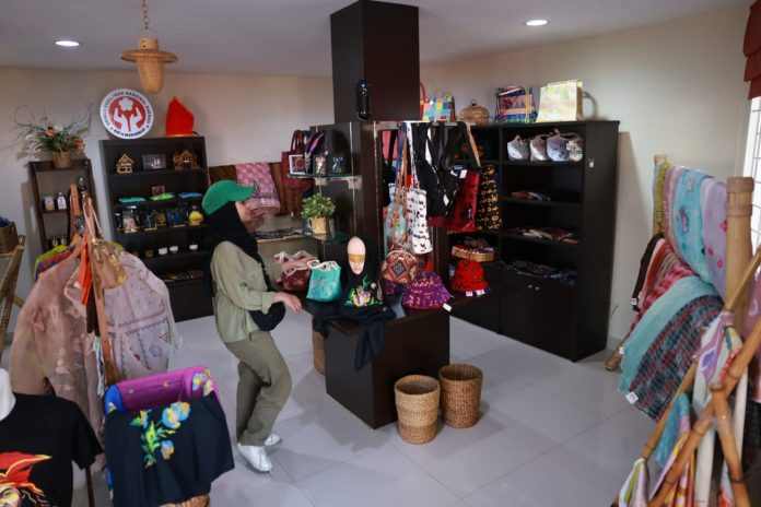 Dekranasda Makassar Pamerkan Produk Unggul di F8 Makassar
