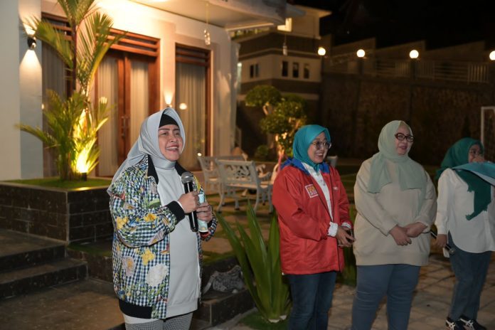TP PKK Makassar,Family Gathering,Memperkuat Kekeluargaan