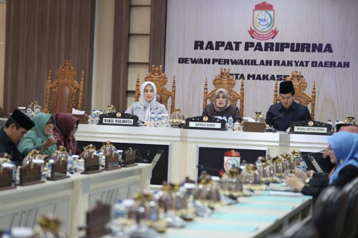 Fatmawati Rusdi Paparkan Jawaban Wali Kota Makassar Tentang Pajak Daerah dan Retribusi serta Perubahan APBD