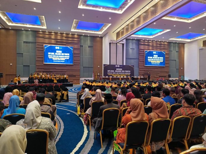 STIK Makassar Lahirkan 305 Wisudawan wisudawati