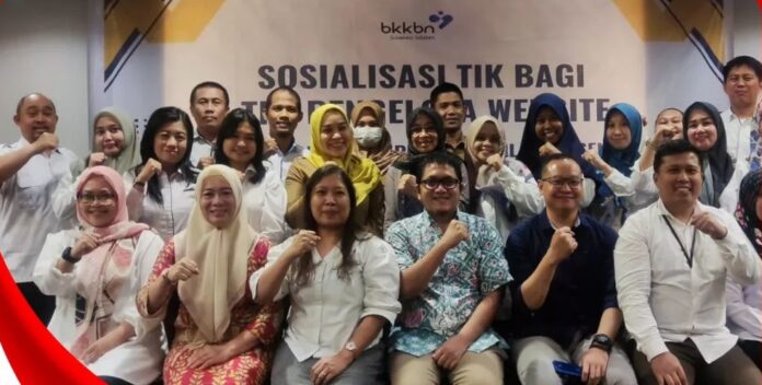 Perwakilan BKKBN Sulawesi Selatan Menggelar Sosialisasi TIK untuk Tim Pengelola Website