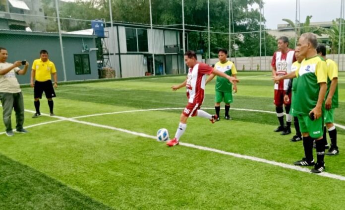 Gubernur Kaltara Zainal Arifin Paliwang Buka Turnamen Mini Soccer SMANSA Zona 80 di Makassar