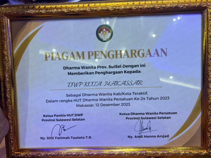 Piagam Penghargaan DWP Kota Makassar Di Hari Ulang Tahun Ke-24 Menyala