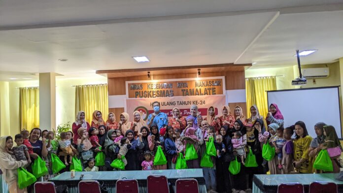 Spesial Hari Ibu, DWP Makassar Salurkan Bantuan Kesehatan untuk Anak Stunting