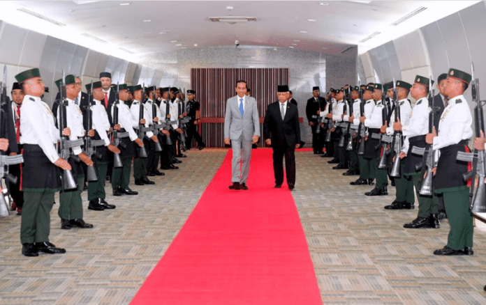 Presiden Jokowi, Brunei Darussalam, Kunjungan Kenegaraan, Vietnam, Diplomasi, Pertemuan Bisnis, Pernikahan Kerajaan, Hubungan Bilateral