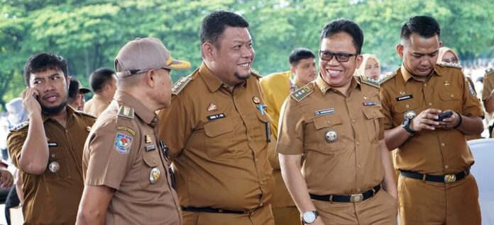 Camat Tamalate, H. Emil Yudiyanto Tadjuddin, SE., M.Si, memberikan komentar tentang kehadiran dalam Apel Kesiapsiagaan Pemilu Damai 2024 di Kota Makassar.