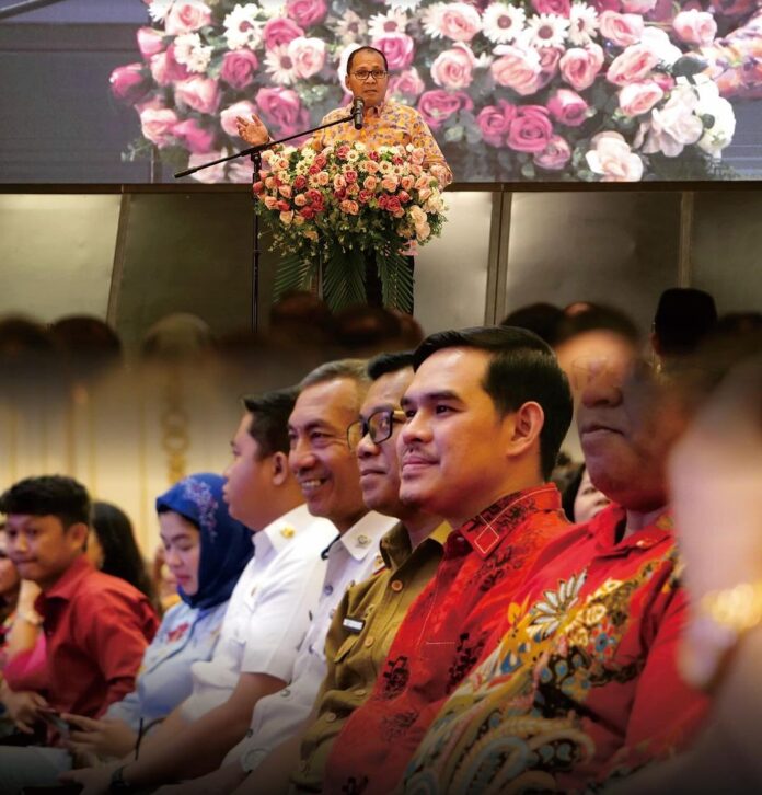 Camat Panakkukang M. Ari Fadli Mendampingi Wali Kota Makassar dalam Perayaan Natal Oikoumene di Myko Hotel