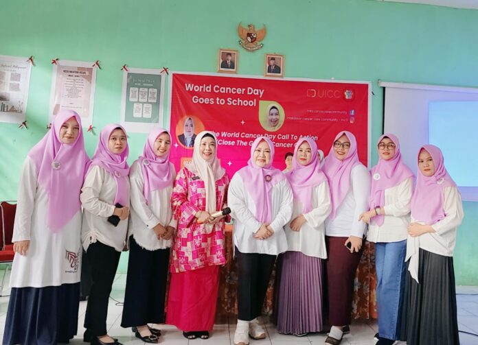 Dalam peringatan Hari Kanker Sedunia, Makassar Cancer Care Community (MC3) bersinergi dengan SMAN 14 Makassar menggelar kampanye dan edukasi mengenai kanker payudara pada remaja dengan tema 
