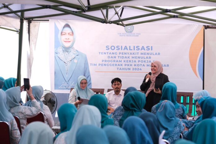 Sosialisasi kesehatan oleh TP PKK Kota Makassar di Lorong PKK.