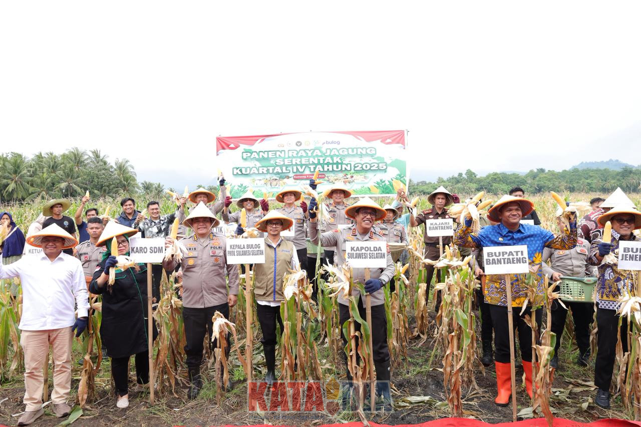 Kepala Kepolisian Daerah Sulawesi Selatan, Irjen Pol. Djuhandhani Rahardjo Puro, S.H., M.H., menghadiri secara langsung kegiatan Panen Raya Jagung Serentak Kuartal I Tahun 2026