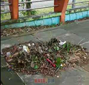 Pemerintah Kecamatan Mariso terus mengintensifkan pengawasan kebersihan lingkungan sebagai upaya menciptakan wilayah yang bersih, rapi, dan nyaman bagi masyarakat.
