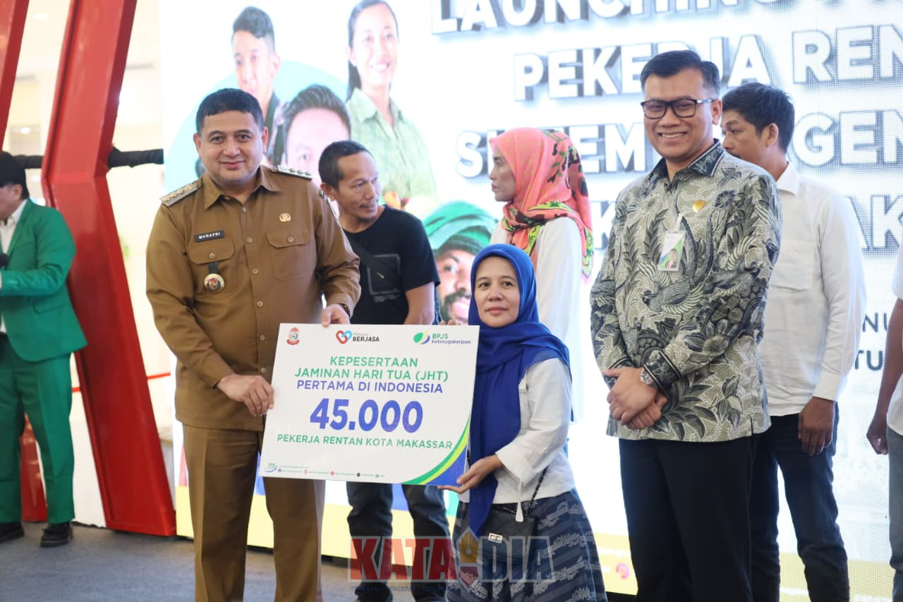 Upaya Pemerintah Kota Makassar dalam memperluas perlindungan jaminan sosial ketenagakerjaan menunjukkan hasil signifikan.