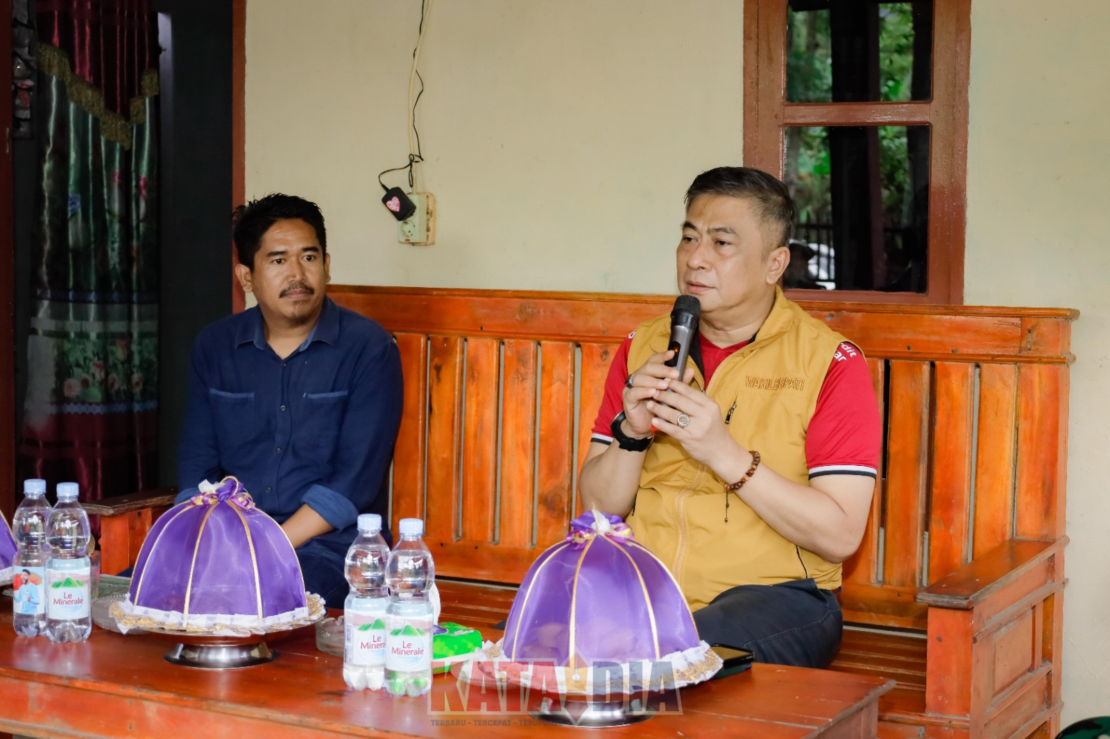 Wakil Bupati Barru, Dr. Ir. Abustan A. Bintang, M.Si., mengajak masyarakat untuk menghidupkan kembali lahan-lahan tidur melalui penanaman kopi sebagai komoditas unggulan bernilai ekonomi tinggi.