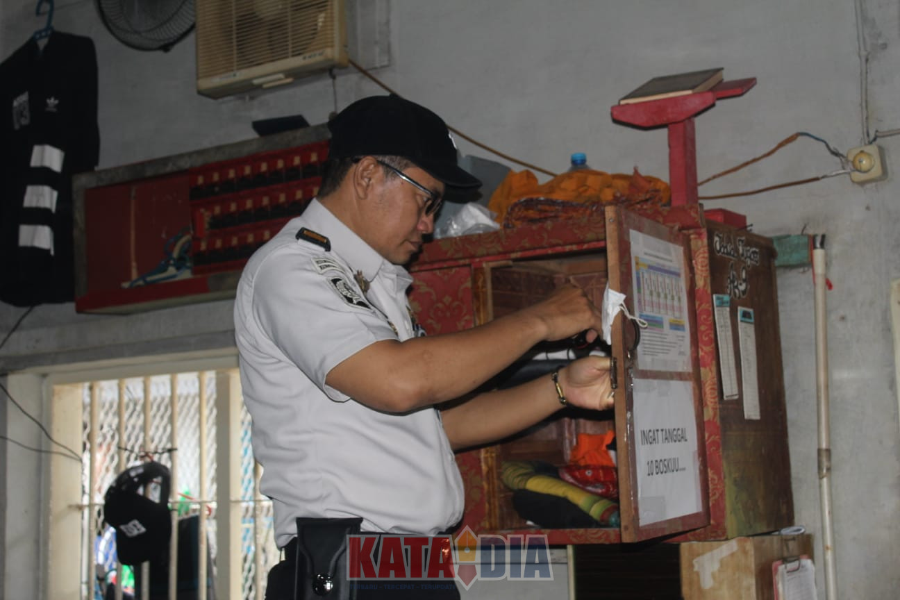 Lembaga Pemasyarakatan (Lapas) Narkotika Kelas IIA Sungguminasa kembali menunjukkan komitmennya dalam memberantas peredaran narkoba dan berbagai aktivitas ilegal di dalam lingkungan lapas.