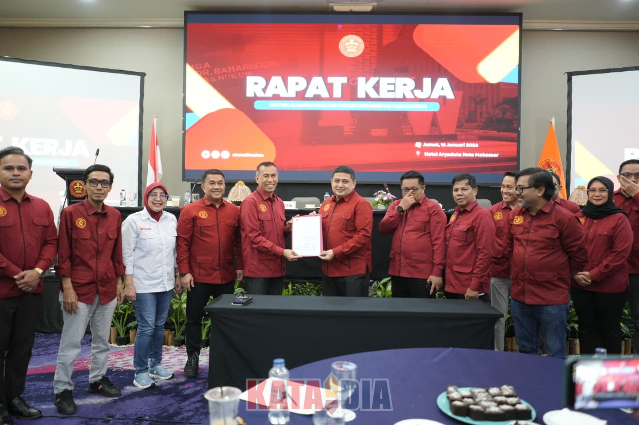 Setelah puluhan tahun vakum, Ikatan Alumni Fakultas Hukum Universitas Hasanuddin (IKA FH Unhas) mulai menata kembali langkah kebangkitannya.