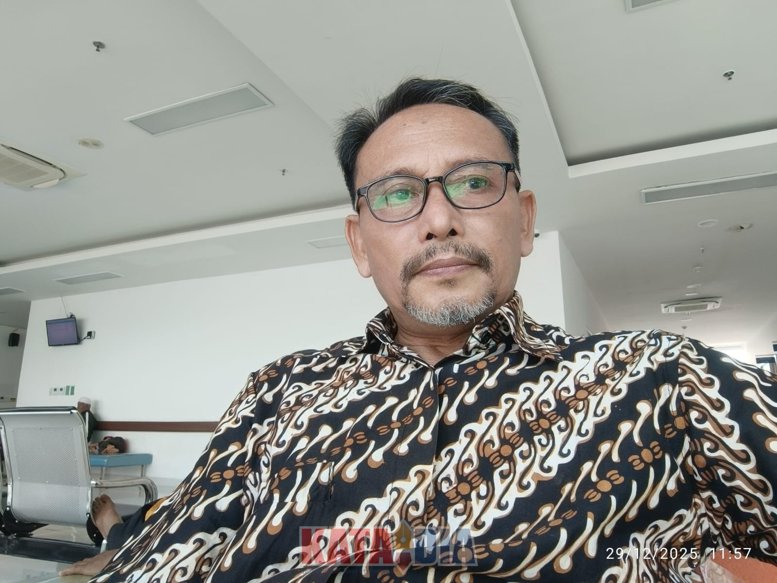Publik dihebohkan oleh beredarnya gambar pesawat jatuh di kawasan Gunung Bulusaraung, perbatasan Kabupaten Maros dan Pangkep, Sulawesi Selatan, yang menyebar luas di media sosial sejak awal pekan ini.