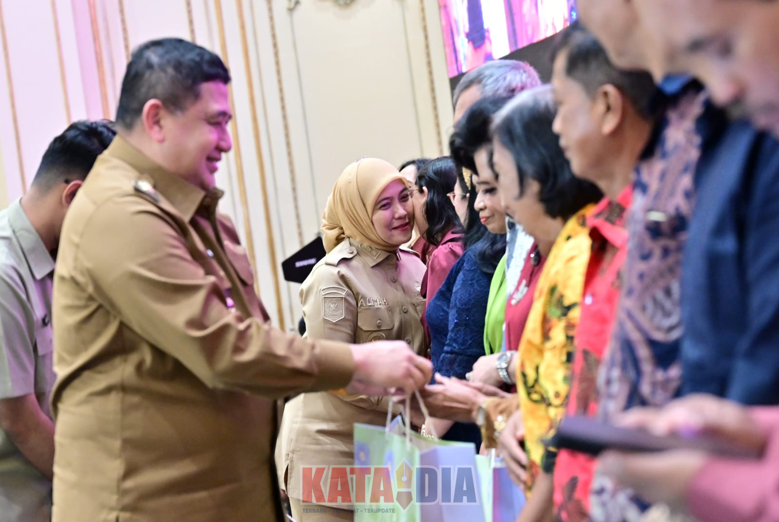 Di tengah keberagaman latar belakang suku, budaya, dan keyakinan, Pemerintah Kota Makassar terus meneguhkan komitmennya membangun kota yang inklusif, harmonis, dan berkeadilan.