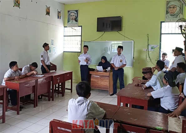 Tiga pasangan calon Ketua dan Wakil Ketua Organisasi Santri intra Madrasah (OSIM) -