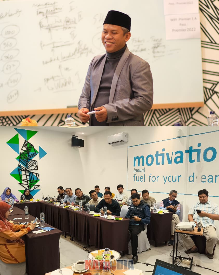 Ketua Umum SHARE Edu Indonesia, Dr. Sobikhul Qisom, M.Pd., M.Ag, menggelar sharing session bersama para pimpinan yayasan pendidikan yang berada di bawah naungan SHARE Edu Sulawesi Selatan.
