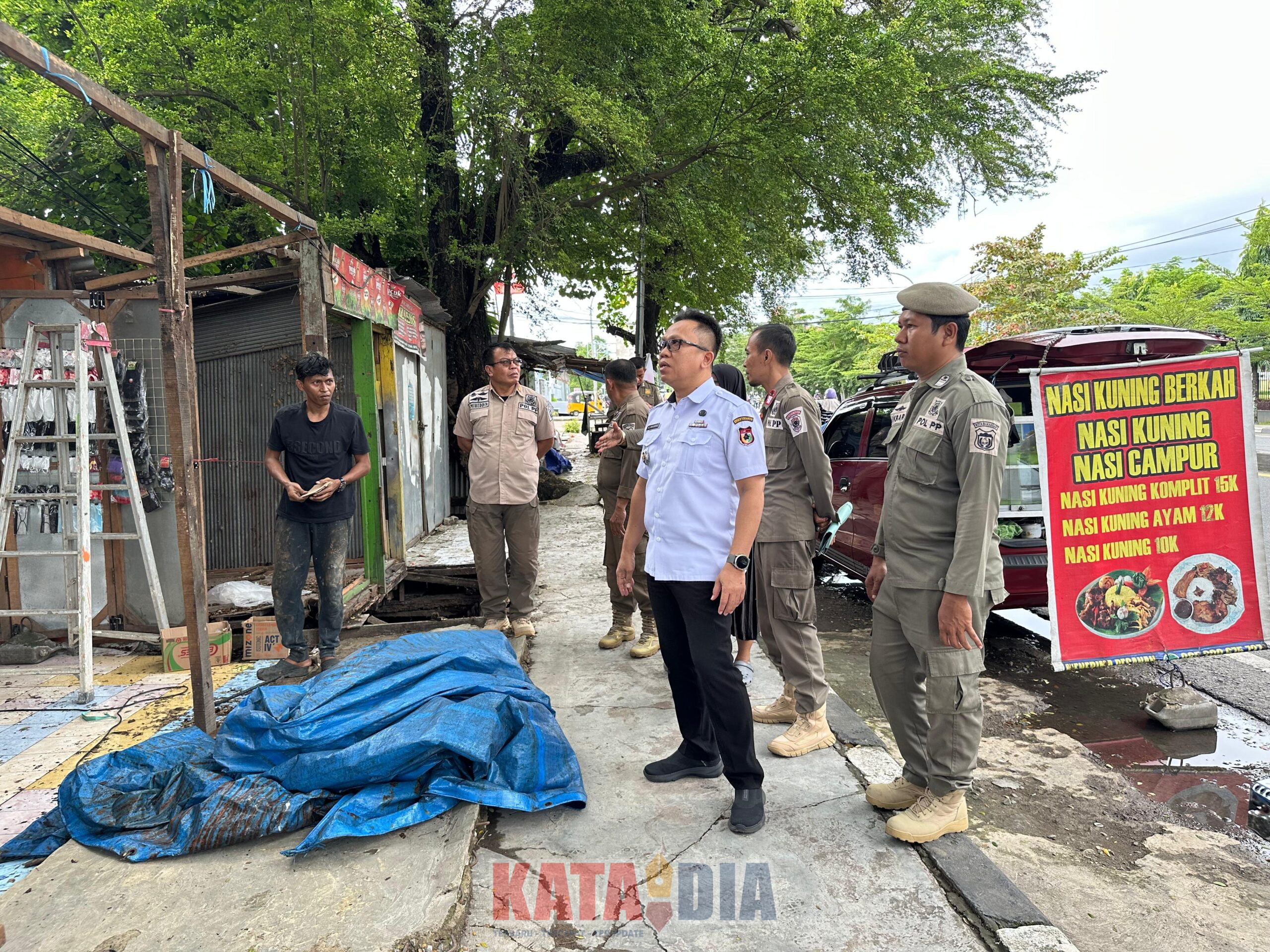Pemerintah Kota Makassar terus menunjukkan komitmennya dalam menata wajah kota agar lebih tertib, bersih, dan ramah bagi seluruh pengguna ruang publik.
