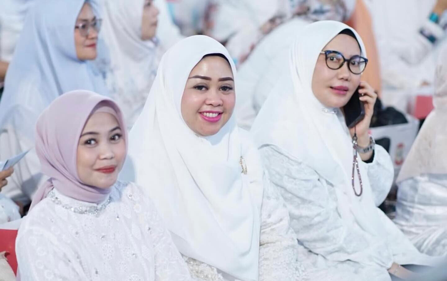 Ketua, Wakil Ketua, serta seluruh Anggota DPRD Kota Makassar menghadiri kegiatan refleksi satu tahun kepemimpinan Wali Kota dan Wakil Wali Kota Makassar yang digelar di Lapangan Karebosi, Sabtu.