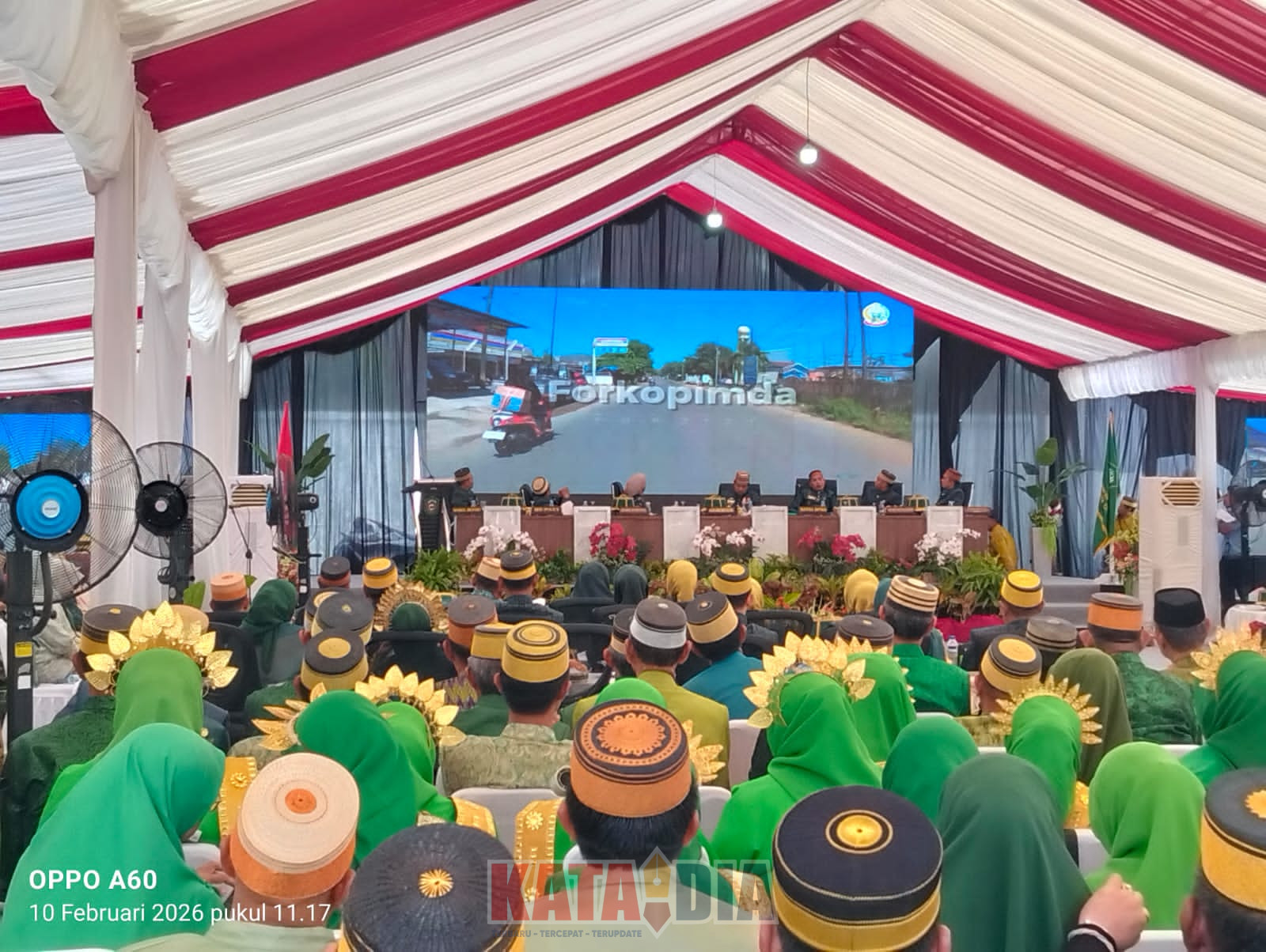 Peringatan Hari Jadi Kabupaten Takalar ke-66 digelar meriah di Halaman Kantor Bupati Takalar, Selasa (10/2/2026). Kegiatan ini dihadiri sejumlah tokoh penting tingkat nasional dan provinsi, serta ribuan masyarakat yang turut memeriahkan rangkaian acara.