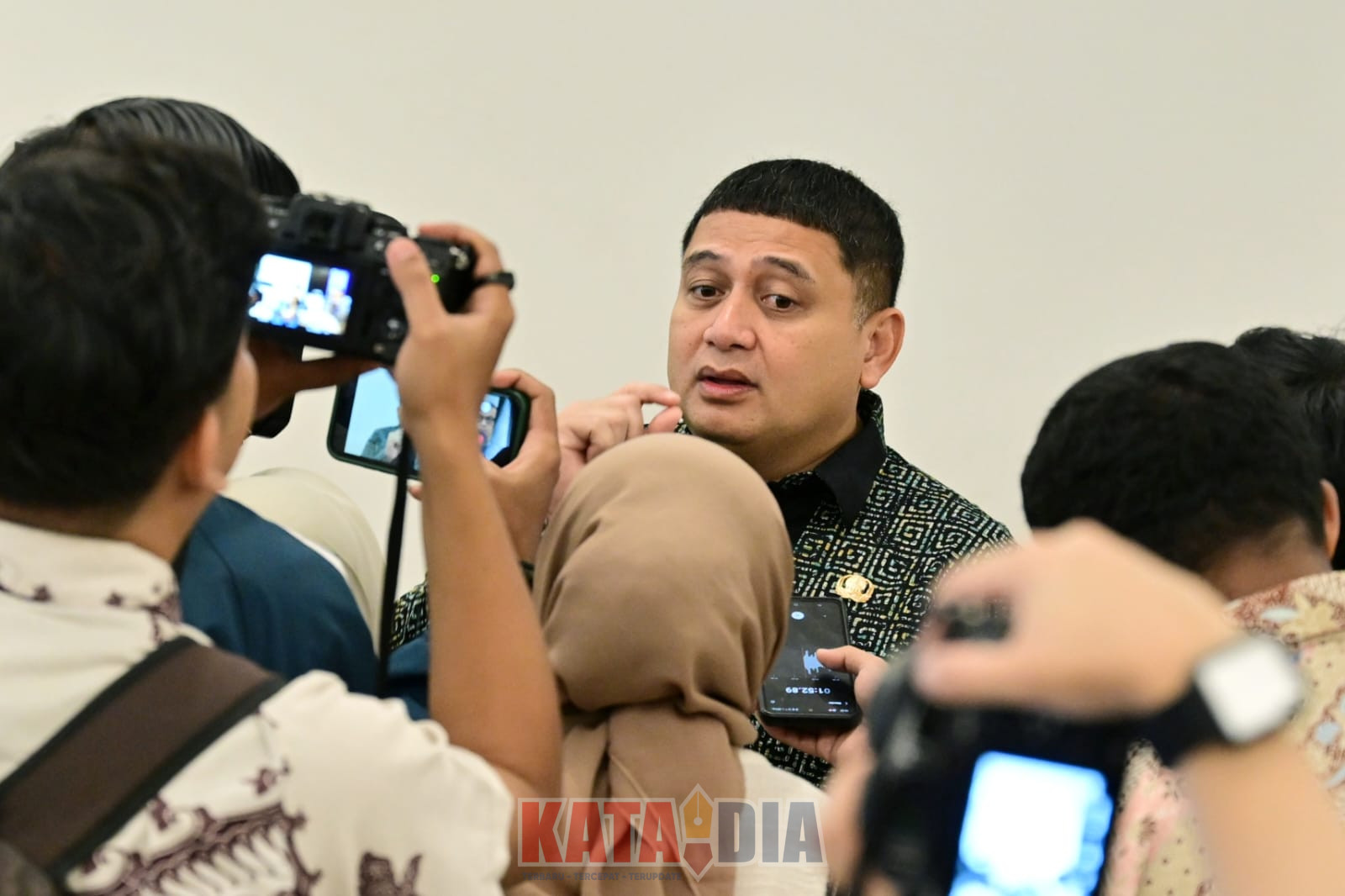 Pemerintah Kota Makassar terus melakukan penataan Pedagang Kaki Lima (PKL) secara bertahap dan berkelanjutan di seluruh kecamatan hingga ke lorong-lorong