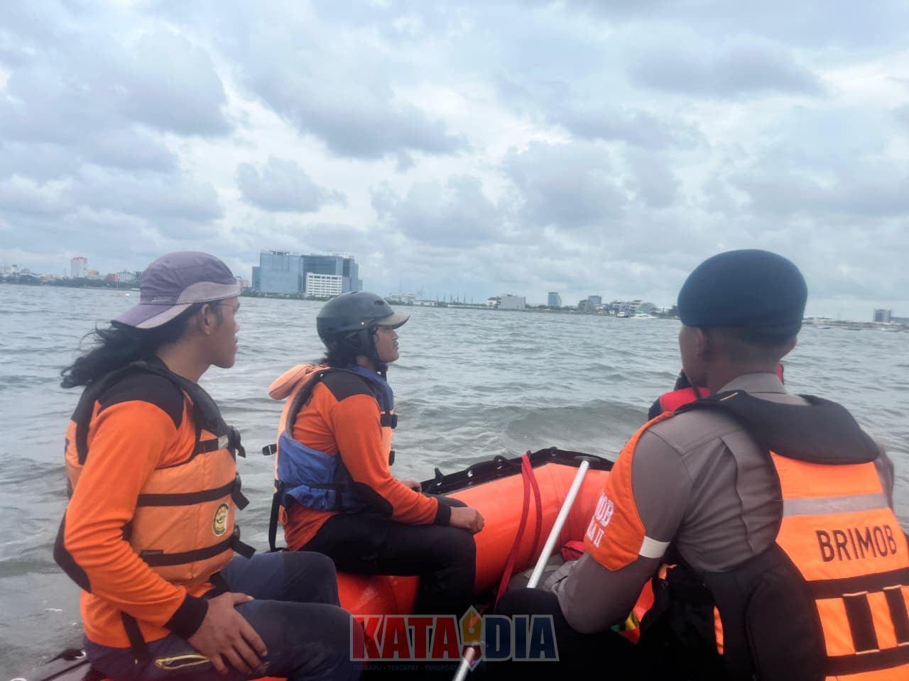 Operasi pencarian nelayan yang dilaporkan jatuh dari kapal di Perairan Pelabuhan New Port Pelindo, Kecamatan Tallo, Kota Makassar, memasuki hari kelima