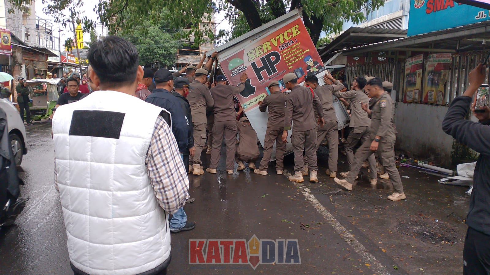 Penertiban PKL Mariso, Satpol PP Makassar, Kecamatan Mariso, Fasum Fasos Makassar,
