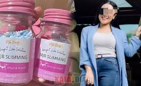 Proses hukum terhadap terduga pemilik obat pelangsing bermerek MJB Slimming, Paramita alias Hj. Mita, resmi memasuki tahap persidangan. Sidang perdana dengan agenda pembacaan dakwaan digelar di Pengadilan Negeri Sidenreng Rappang