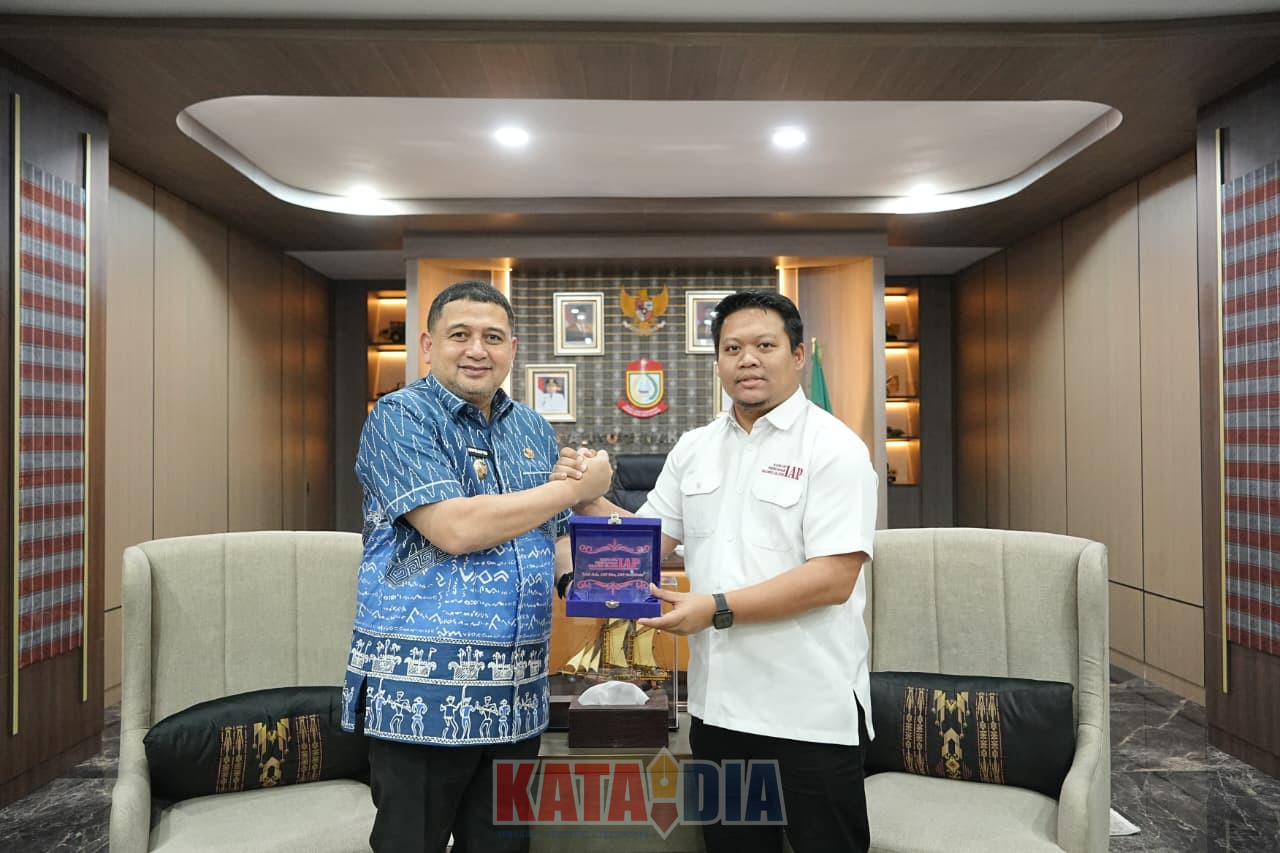 Pengurus Ikatan Ahli Perencanaan Indonesia (IAP) Provinsi Sulawesi Selatan menyatakan dukungan penuh terhadap langkah Munafri Arifuddin dalam menata lapak pedagang kaki lima (PKL) yang berdiri di atas drainase,