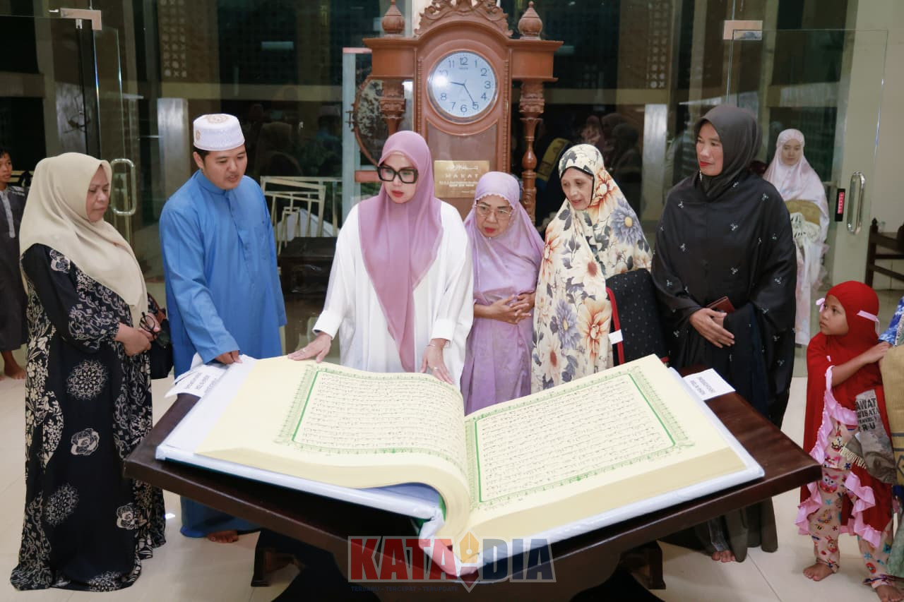 Bupati Barru, Andi Ina Kartika Sari, S.H., M.Si., kembali melanjutkan rangkaian Safari Ramadan hari kelima yang bertepatan dengan malam ke-20 Ramadan