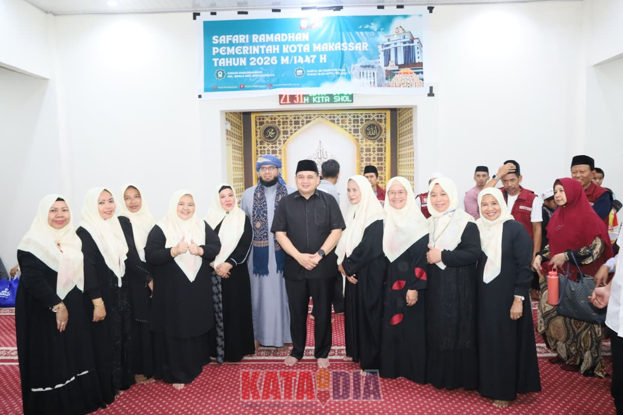 Wali Kota Makassar, Munafri Arifuddin, mengingatkan warga, bahwa masjid tidak hanya dijadikan tempat untuk melaksanakan salat lima waktu semata,