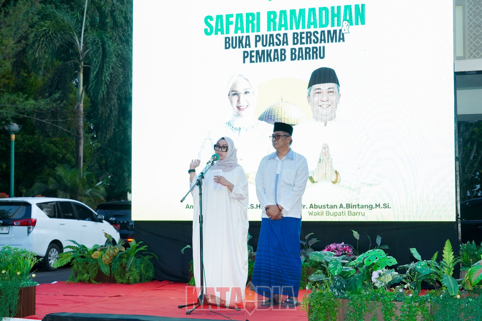 Pemerintah Kabupaten Barru menggelar Safari Ramadan dan Buka Puasa Bersama yang dirangkaikan dengan Refleksi Satu Tahun Pemerintahan Bupati dan Wakil Bupati Barru di Rumah Jabatan Bupati,