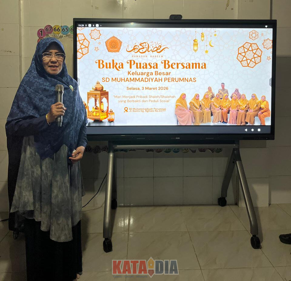 SD Muhammadiyah Perumnas menggelar kegiatan buka puasa bersama dengan mengangkat tema “Mari Menjadi Pribadi Shaleh/Shalehah yang Berbakti dan Peduli Sosial”. Kegiatan tersebut berlangsung di lingkungan sekolah setempat pada Selasa (3/3).