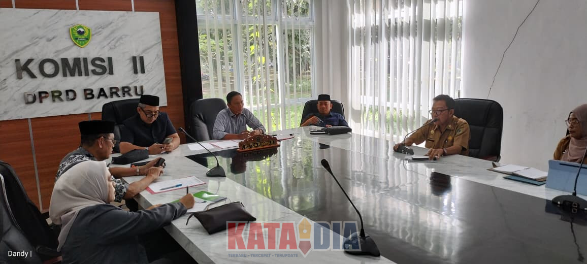Komisi II DPRD Kabupaten Barru menggelar rapat kerja bersama sejumlah perusahaan dan instansi terkait guna membahas pelaksanaan Corporate Social Responsibility (CSR)
