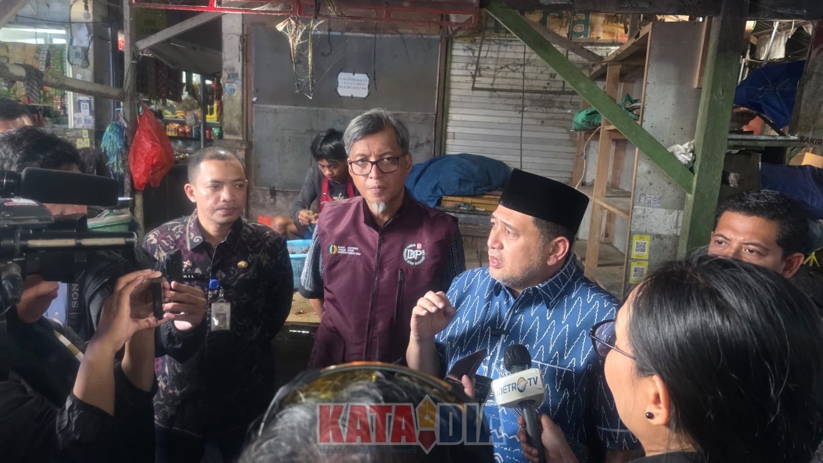 Menjelang Hari Raya Idul Fitri 1447 Hijriah/2026 Masehi, Pemerintah Kota Makassar semakin memperketat pengawasan terhadap harga dan ketersediaan bahan kebutuhan pokok di pasar-pasar tradisional maupun pusat perbelanjaan modern.