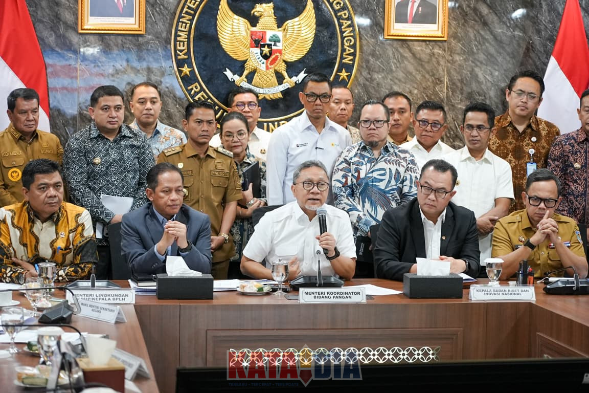 Wali Kota Makassar, Munafri Arifuddin, menghadiri Rapat Koordinasi Terbatas (Rakortas) bersama Menteri Koordinator Bidang Pangan, Zulkifli Hasan,