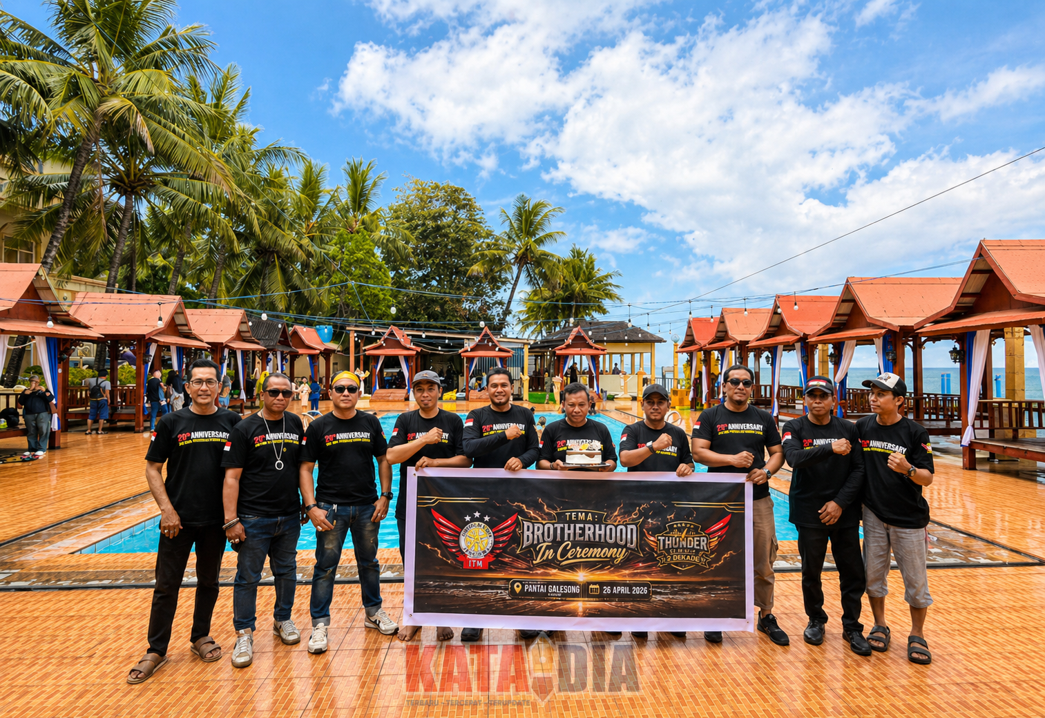 Komunitas motor Ikatan Thunder Makassar (ITM) sukses menggelar perayaan anniversary ke-20 tahun atau dua dekade.