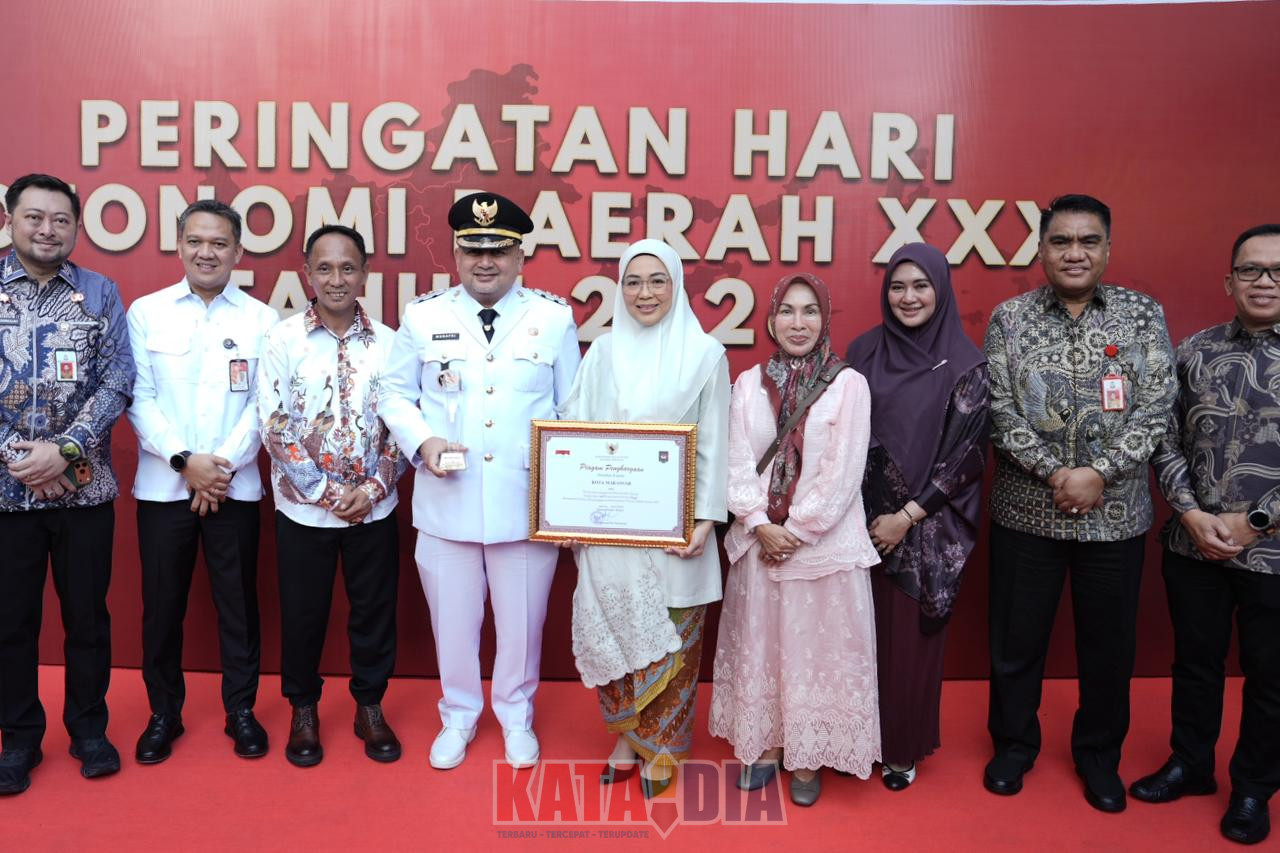 Pemerintah Kota Makassar kembali menorehkan prestasi membanggakan di tingkat nasional.