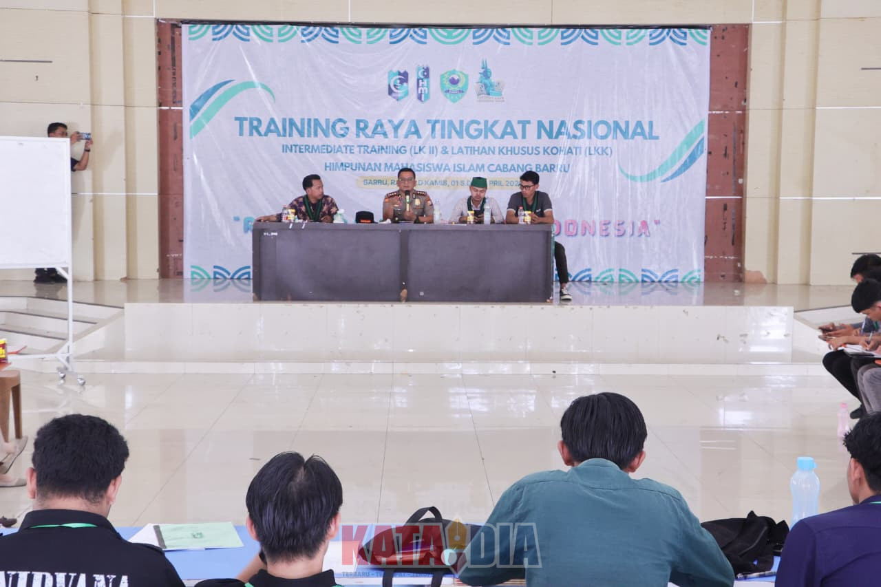 Kapolres Barru AKBP Ananda Fauzi Harahap menghadiri undangan sebagai narasumber dalam kegiatan Training Raya Tingkat Nasional Himpunan Mahasiswa Islam (HMI)