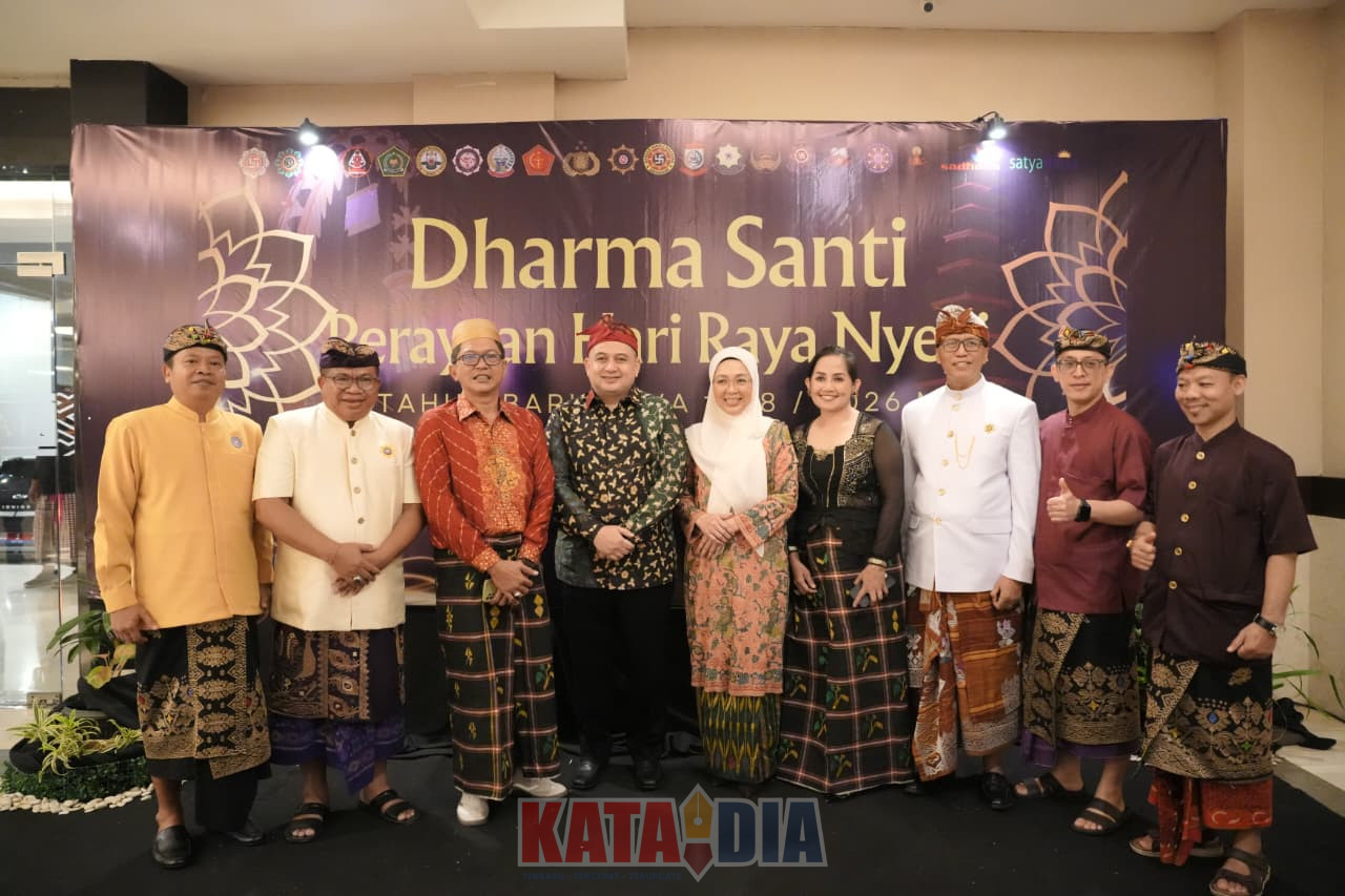 Wali Kota Makassar, Munafri Arifuddin, menghadiri Dharma Santi Perayaan Hari Nyepi yang digelar di Hotel Harper Makassar,