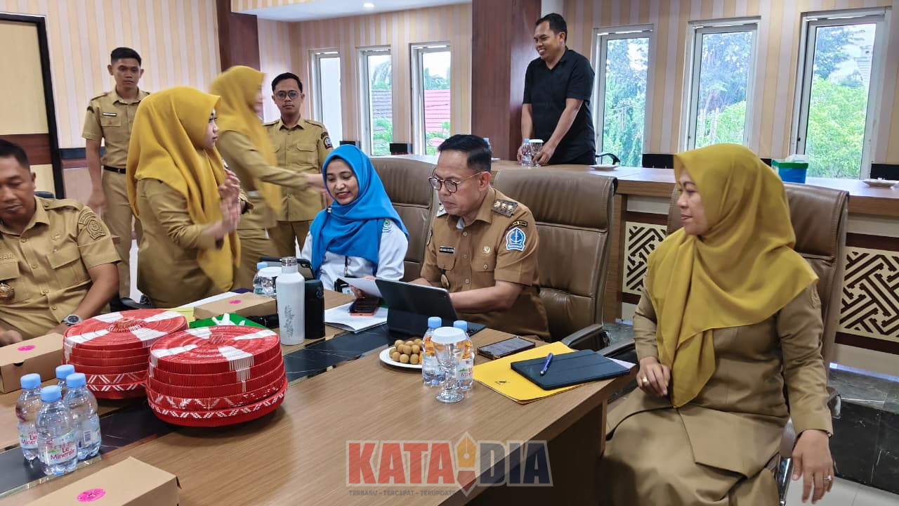 Wakil Bupati Bone, Andi Akmal Pasluddin, memimpin Rapat Forum Komunikasi terkait implementasi strategi penguatan rekrutmen,