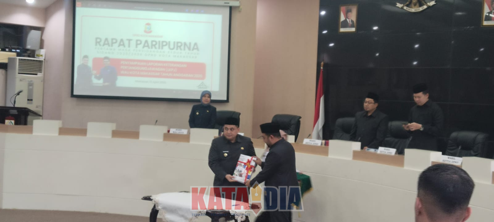 Dewan Perwakilan Rakyat Daerah (DPRD) Kota Makassar menggelar rapat paripurna pertama masa persidangan kedua tahun sidang 2025/2026
