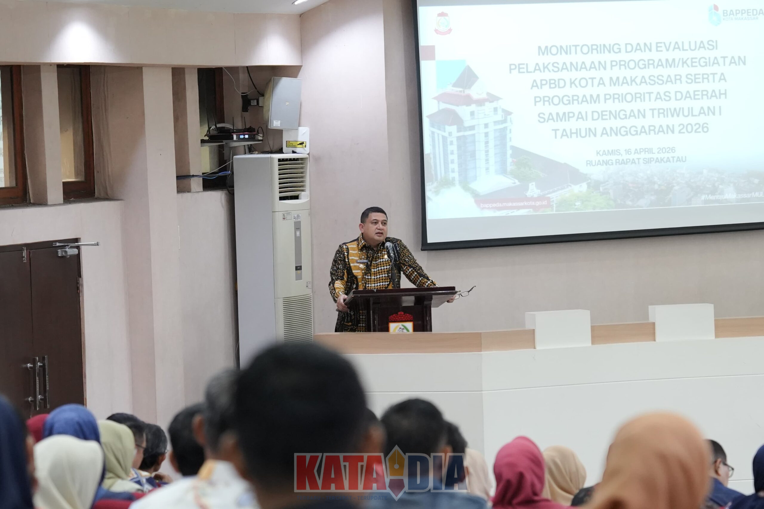 Wali Kota Makassar, Munafri Arifuddin, menegaskan pentingnya peran strategis monitoring dan evaluasi (monev) dalam memastikan seluruh program pemerintah berjalan tepat sasaran dan berdampak nyata bagi masyarakat.
